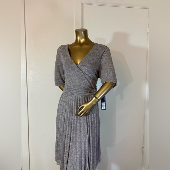 Wrap dress with pleated skirt XL - Picture 2 of 15